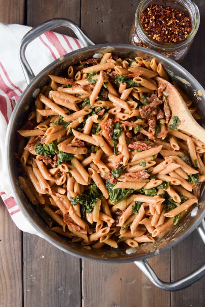 Creamy Sun-Dried Tomato & Kale Pasta (Vegan)