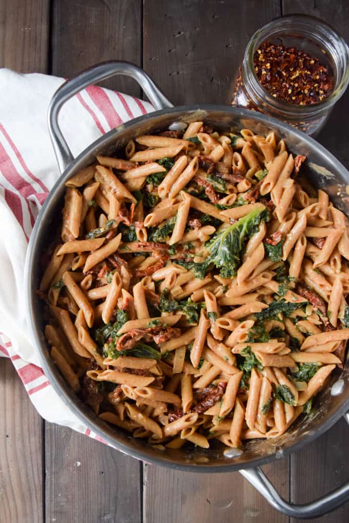 One pot pasta with chicken, sundried tomatoes and edamame beans