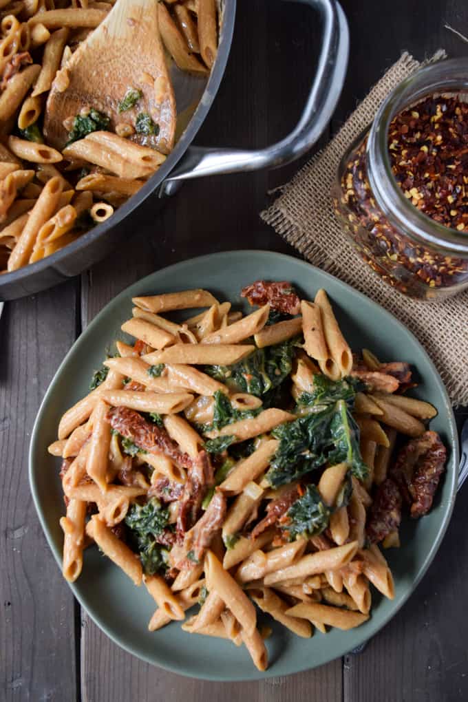 One pot pasta with chicken, sundried tomatoes and edamame beans