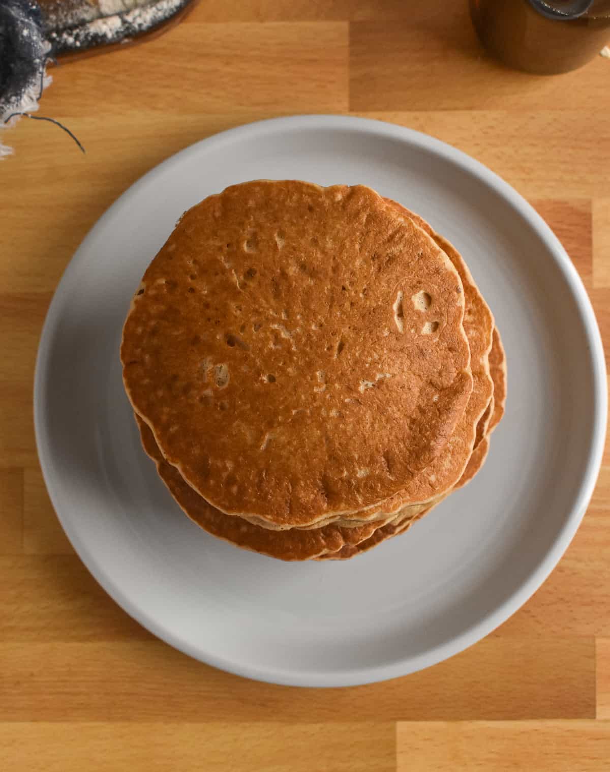 pancakes on plate.