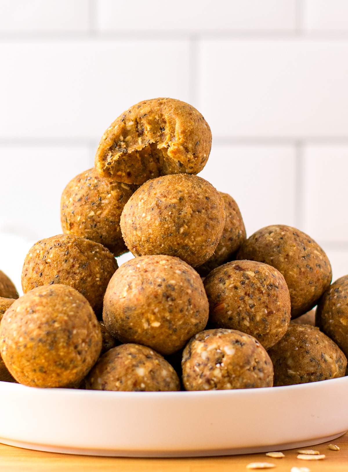 date protein balls with bit