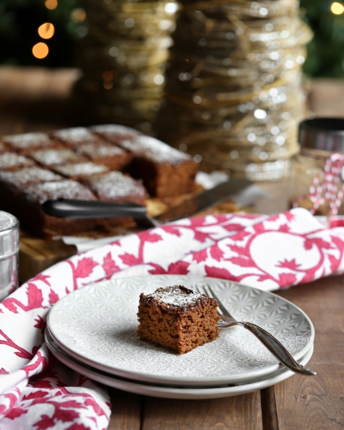 vegan gingerbead cake by Vegan 8